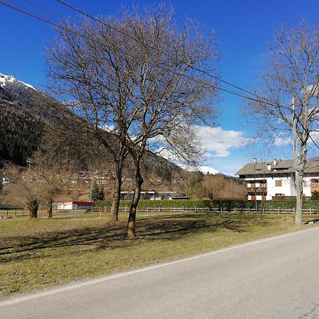 Attico Abbraccio Di Luce Daire Spiazzo  Dış mekan fotoğraf