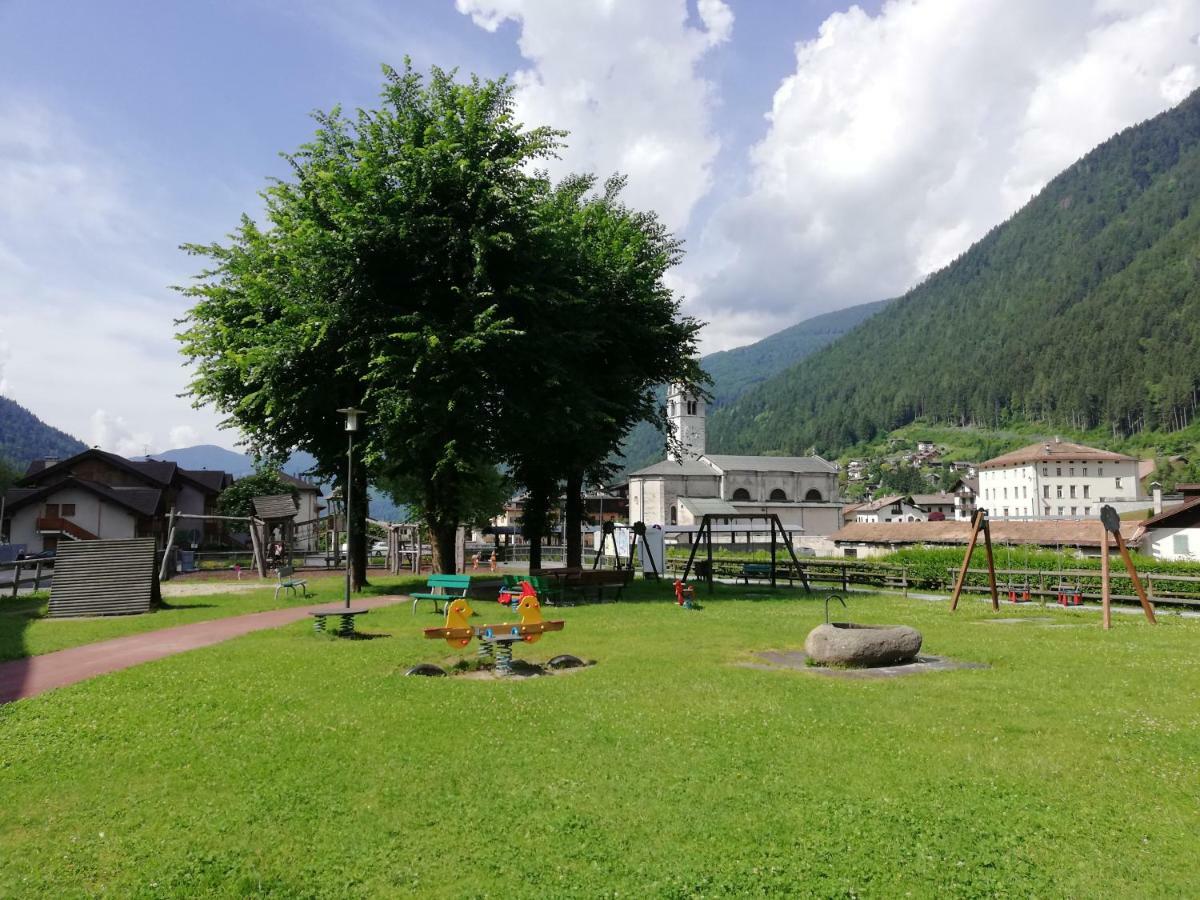 Attico Abbraccio Di Luce Daire Spiazzo  Dış mekan fotoğraf